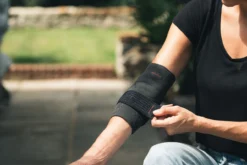 DonJoy CondiLax Elbow Support -Ball Sports Store donjoy condilax elbow support female 31206 03563.1698773013